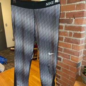 3/4 length exercise leggings